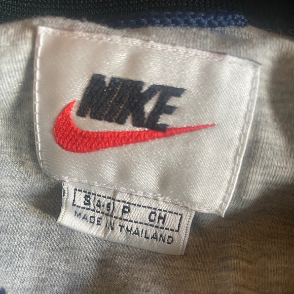 Nike pullover jacket. - Picture 2 of 3